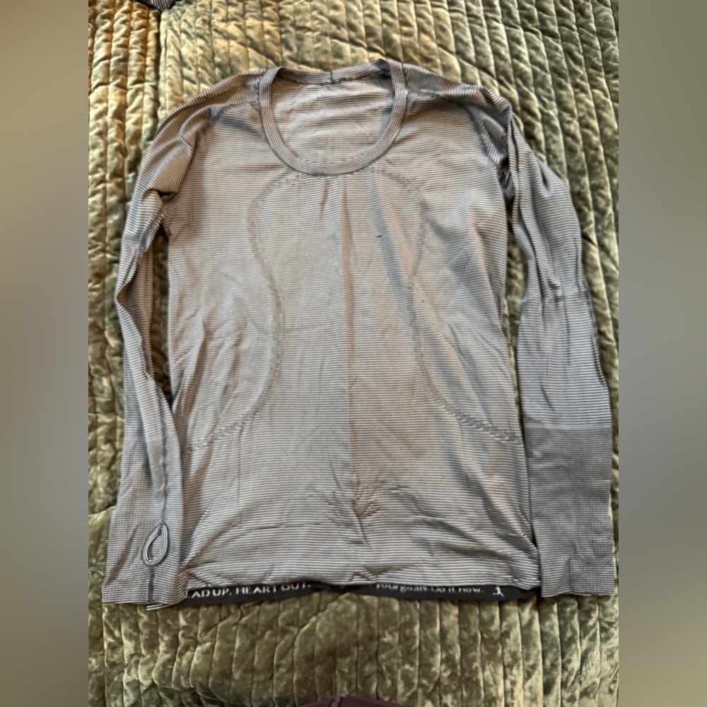 Lululemon swiftly long sleeve hip length size 12